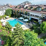 Michelangelo Boutique Hotel 2*