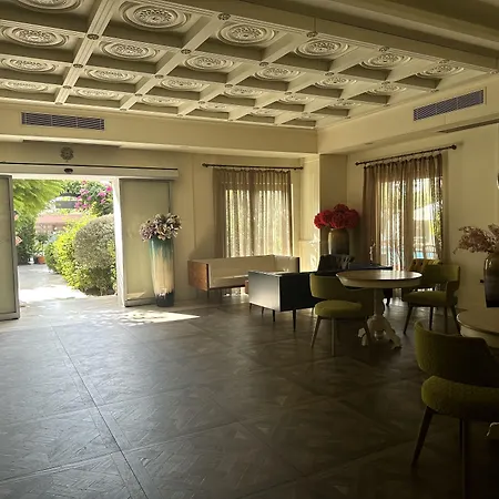 Michelangelo Boutique Hotel 2*