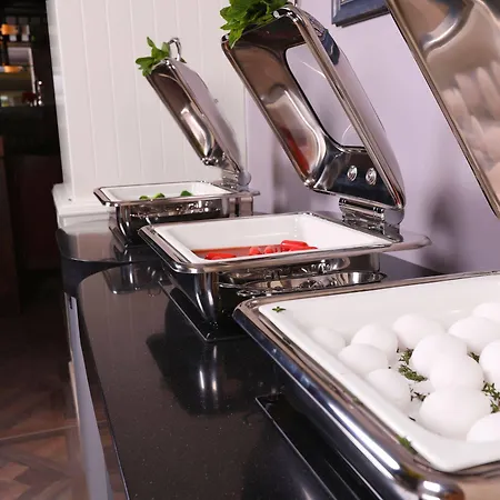 Michelangelo Boutique Hotel 2*