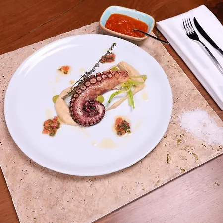 Michelangelo Boutique Hotell 2*