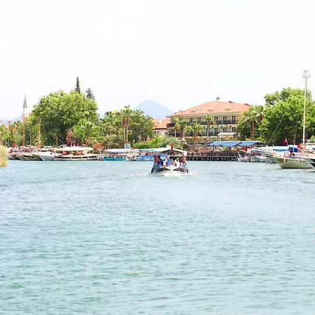 Michelangelo Boutique ホテル 2*