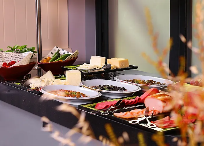 Отель Michelangelo Boutique