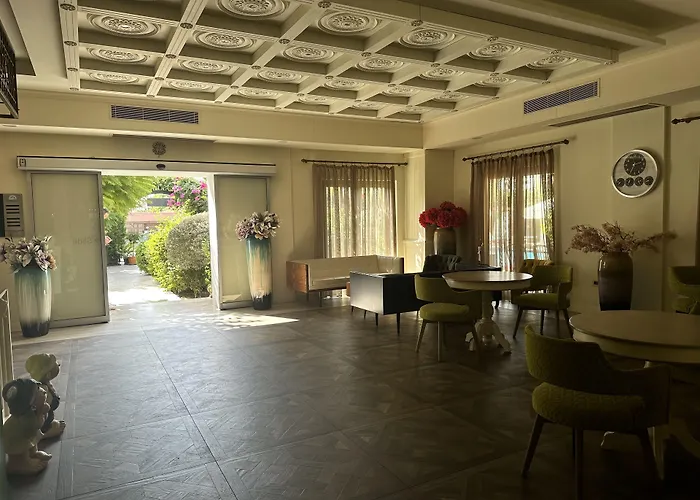 Michelangelo Boutique Hotel 2*