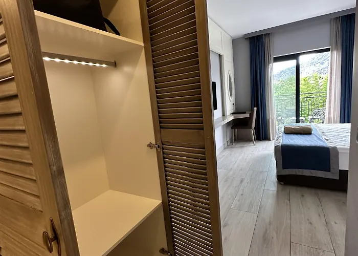 Michelangelo Boutique Дальян